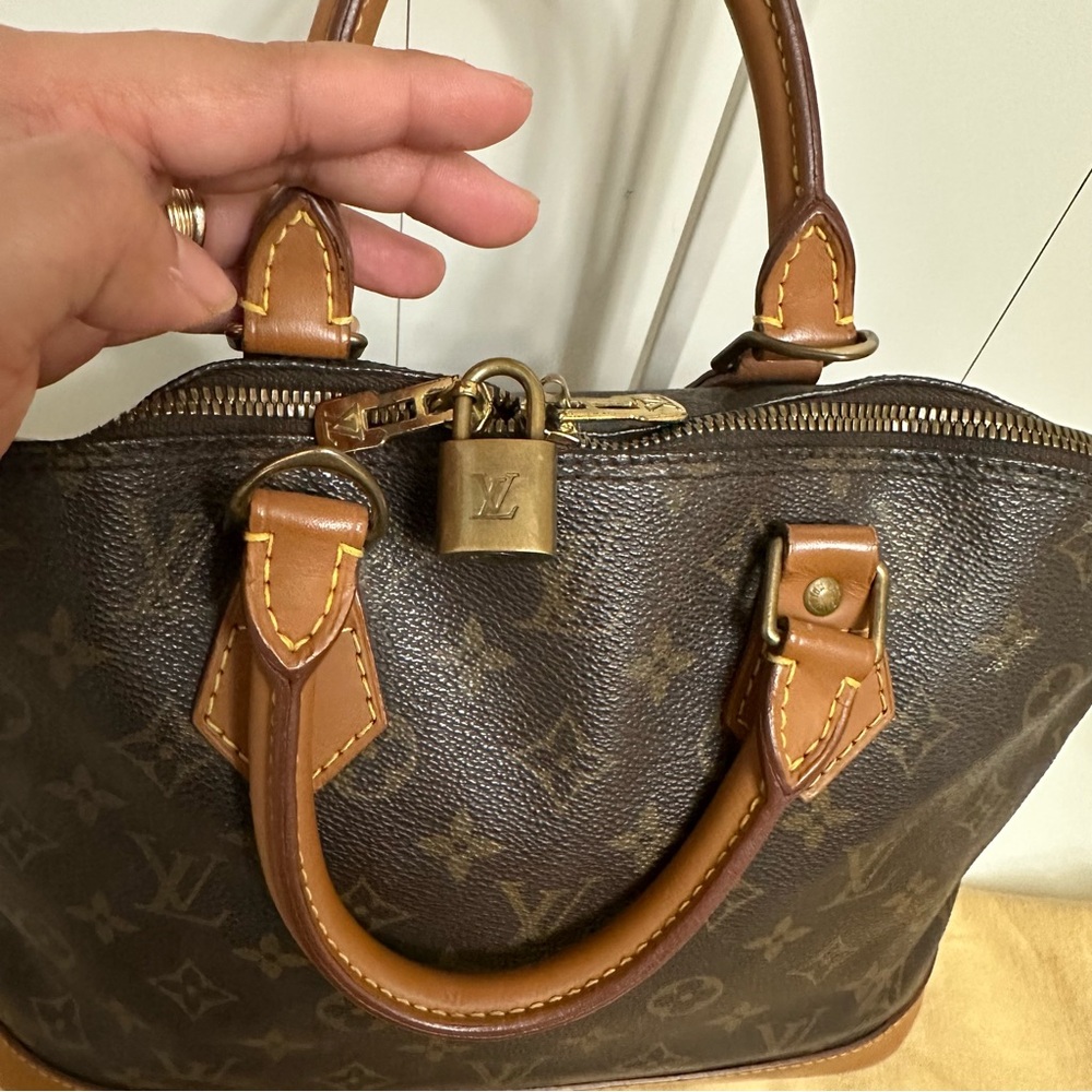 🌹Sold Authentic Louis Vuitton Alma Bag - Picture 11 of 17